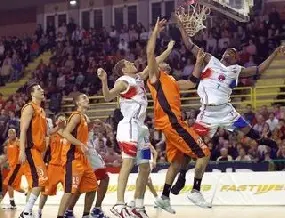 Basket/ 'V(i)ola colomba vola'