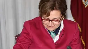 20080331 REGGIO CALABRIA la Dott.ssa Maria Luisa Latella durante la firma del protocollo d\\'intesa (Firmato protocollo d\\'intesa siglato presso la prefetura di Reggio calabria, 221 beni confiscati alla criminalit\\u00E0 organizzata destinati a 36 comuni della provincia di Reggio Calabria) FOTO FRANCO CUFARI , ANSA