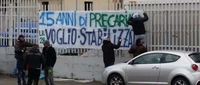 Catanzaro, protestano i dipendenti di ‘Calabria Lavoro’