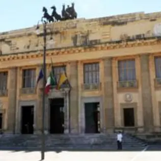 Una loggia massonica avrebbe in mano il destino di Calabria e Sicilia