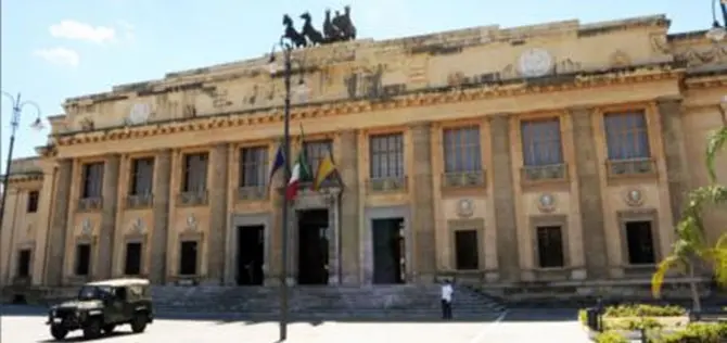 Una loggia massonica avrebbe in mano il destino di Calabria e Sicilia