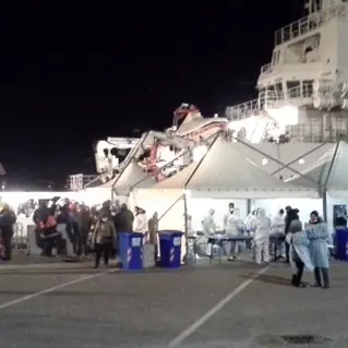 Corigliano: approdati 479 migranti (VIDEO)