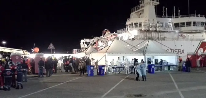 Corigliano: approdati 479 migranti (VIDEO)