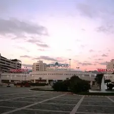 Furto da 2500 euro di profumo: arrestate due donne