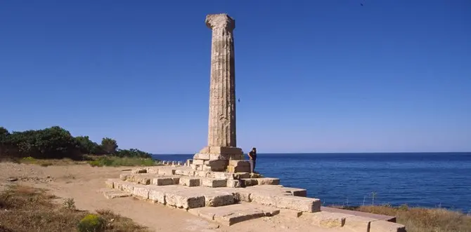 Parcheggio sull’area archeologica di Capo Colonna: critico l’ex ministro Bray