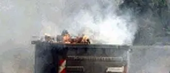 Vibo Marina: cassonetti in fiamme (VIDEO)