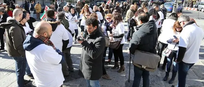 Catanzaro: vertenza Infocontact, i lavoratori incontrano il prefetto Latella (VIDEO)