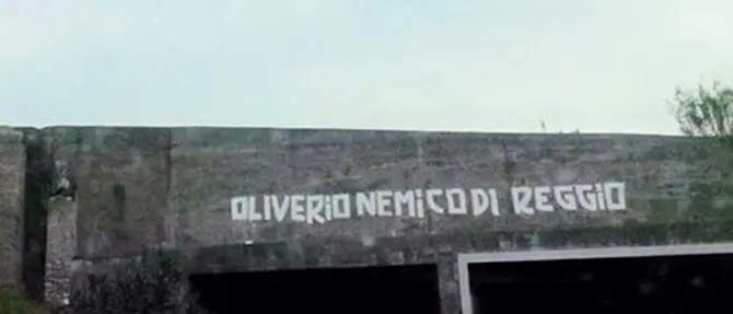 Scritte contro Oliverio a Reggio Calabria