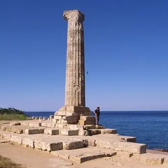 Area Archeologica di Capo Colonna, Cgil e Camera di Commercio chiedono lo stop ai lavori