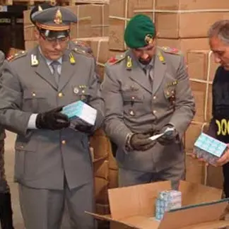 Gioia Tauro, maxi sequestro di giocattoli