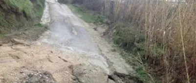 Maltempo: Crotone, frana fa crollare una palazzina (VIDEO)