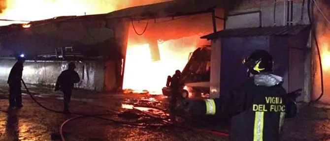 Fabrizia (VV), incendiati mezzi azienda calcestruzzi