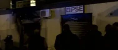 Cosenza, incendiata sede del Pse. Occhiuto: ‘La città non cederà alle barbarie’