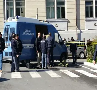 Falso allarme a Catanzaro per un pacco sospetto: ore di paura