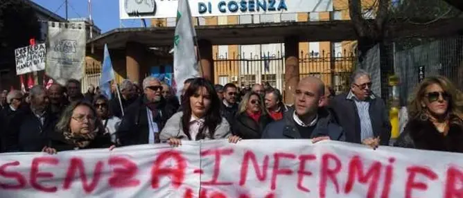 Sciopero dei medici e degli operatori dell'Annunziata. Solidarietà da Bruno Bossio, Guccione e Oliverio