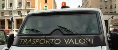 Sorianello, assalto a un furgone portavalori