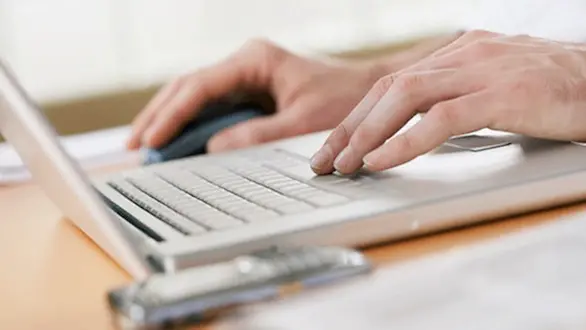 Man using laptop --- Image by \\u00A9 Kate Kunz/Corbis , \\u00A9 Kate Kunz/Corbis