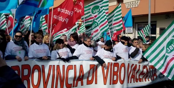 Provincia di Vibo, dipendenti in sciopero (VIDEO)