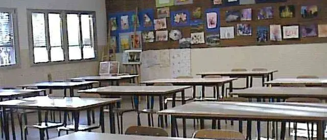 Briatico: aula ai migranti per studiare l’italiano. Protestano i genitori VIDEO