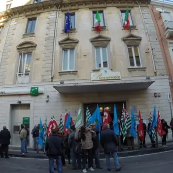 Crotone, lavoratori in protesta