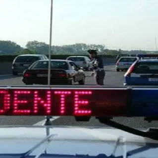 Scontro in autostrada tra Lamezia e Falerna, due feriti