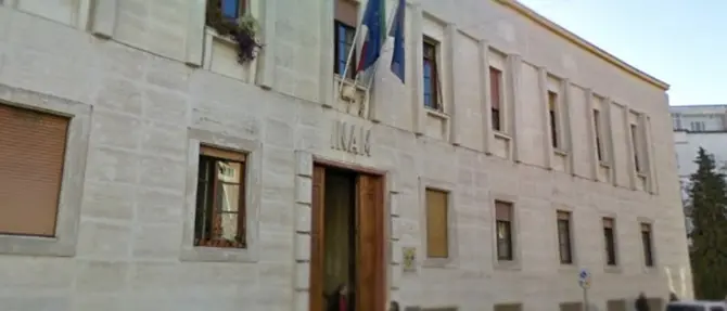 Asp Cosenza: dipendenti assenteisti, 32 indagati