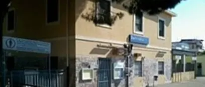 Armato di un coltello blocca il treno, fermato uomo in stato di ebbrezza