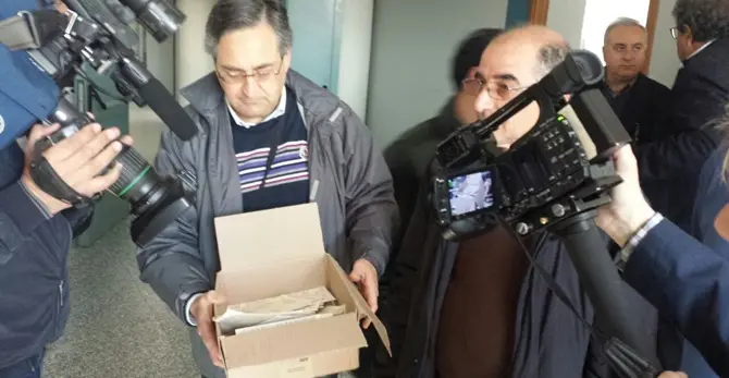 Negata la consegna della tessere elettorali ai dipendenti della provincia di Vibo Valentia. VIDEO E FOTO