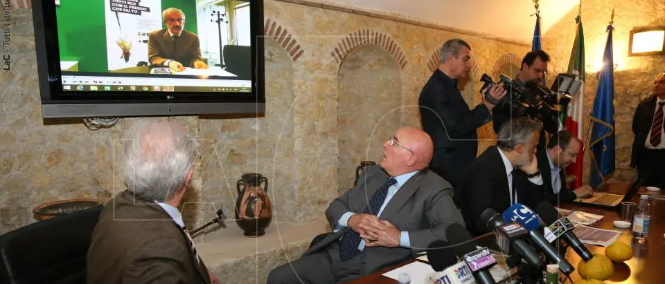 Oliverio: 'con Expo da Milano in Calabria in aereo a 99 euro'