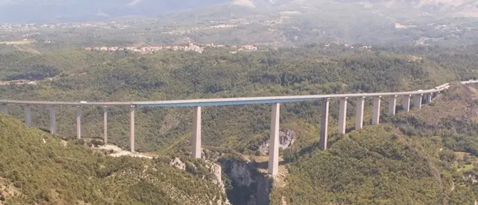 Crollo viadotto Italia, dodici indagati