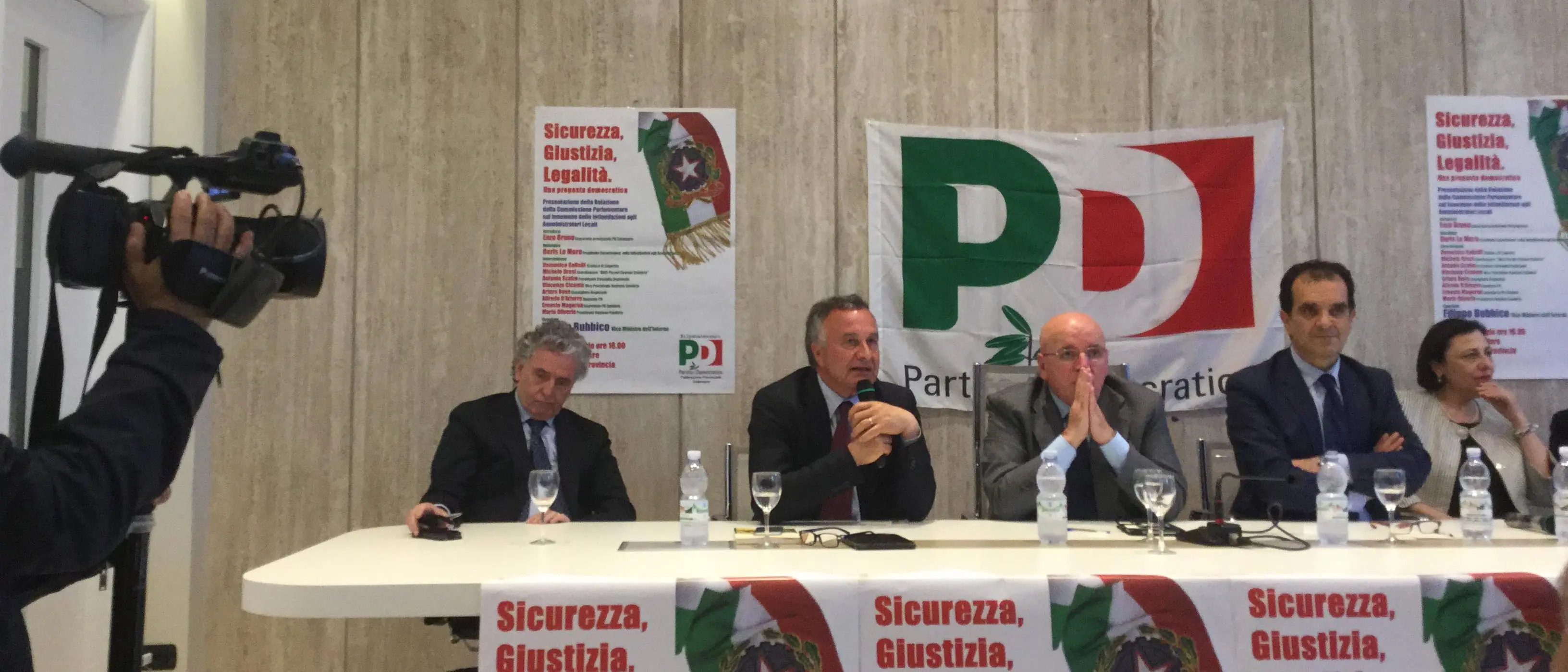 Bubbico: 'Oliverio ha bisogno di sostegno e non di ansia da prestazione'