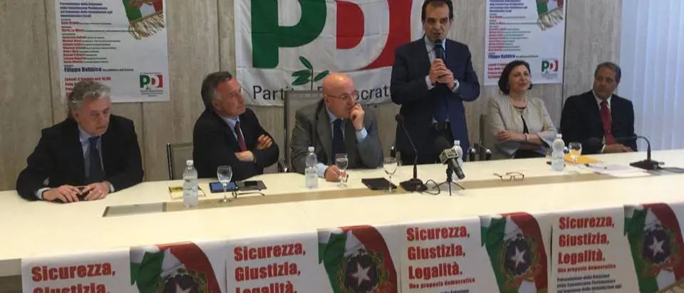 Catanzaro, Oliverio: il 20% della Calabria senza presidi dell'ordine pubblico
