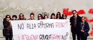 Insegnanti in piazza contro 'La buona scuola': a Lamezia il selfie mob