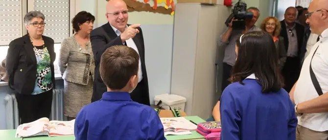 Il presidente Oliverio ha incontrato la scolaresca che ha rinunciato alla gita per solidarietà al compagno disabile