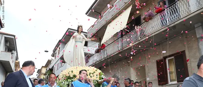 Migliaia a Paravati per ricordare Natuzza. Il vescovo: 'Speriamo di vederla presto santa' FOTO-VIDEO