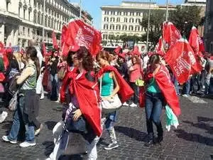 PROTESTA CALL CENTER, 500 MANIFESTANTI CALABRESI IN CORTEO A ROMA