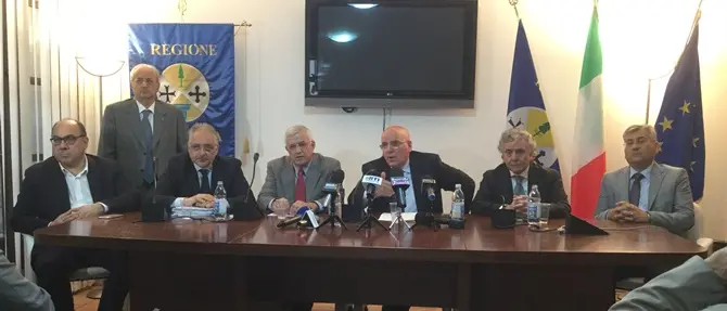 Oliverio: '90 milioni di dollari per fare auto a Gioia T.'VIDEO