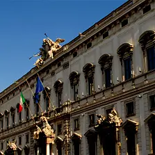 Elezioni anticipate, analizziamo i fatti e lasciamo perdere bufale e patacche