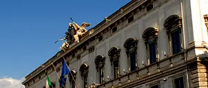 Elezioni anticipate, analizziamo i fatti e lasciamo perdere bufale e patacche