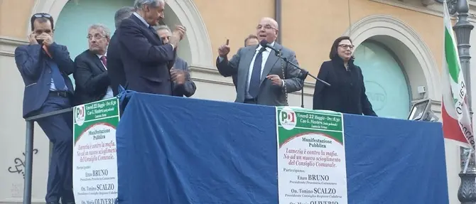 Manifestazione del Pd a Lamezia contro le infiltrazioni mafiose in campagna elettorale