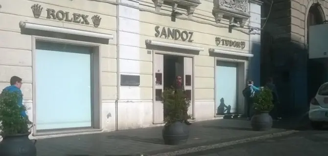 Catanzaro: furto in una gioielleria, bottino da 200mila euro