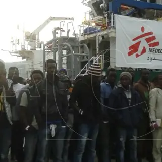 Nuovo sbarco di migranti al porto di Vibo Marina. Fermato scafista FOTO E VIDEO