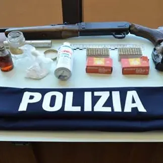 Vibo, deteneva un’arma e cocaina: arrestato