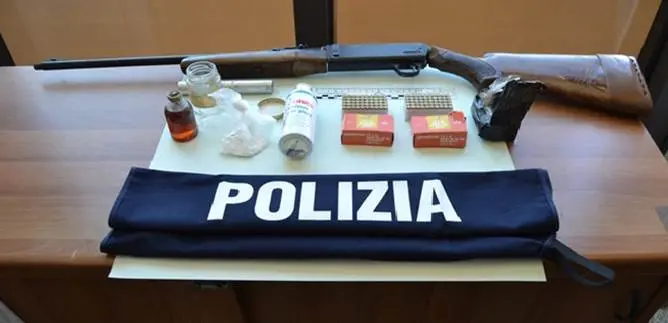 Vibo, deteneva un’arma e cocaina: arrestato