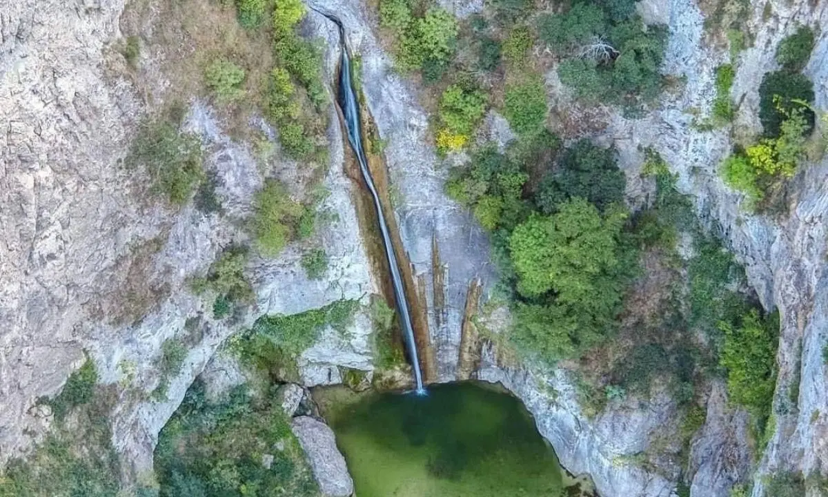 La Cascata di Giglietto a Carfizzi, un salto nel vuoto da 36 metri