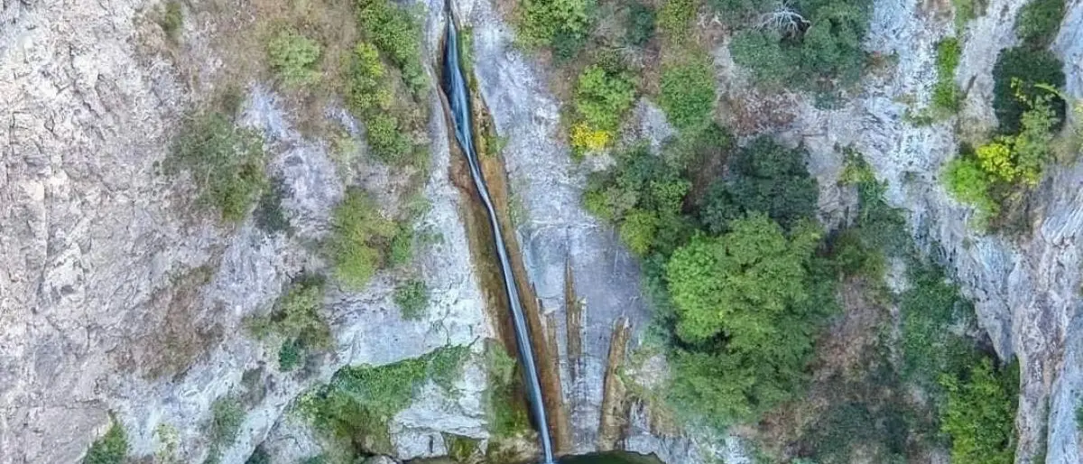 La Cascata di Giglietto a Carfizzi, un salto nel vuoto da 36 metri
