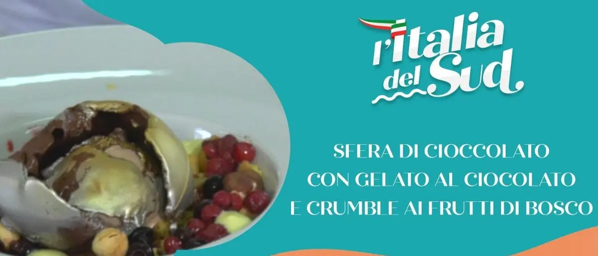 Sfera di cioccolato con gelato alla nocciola: una coccola dal cuore dolce