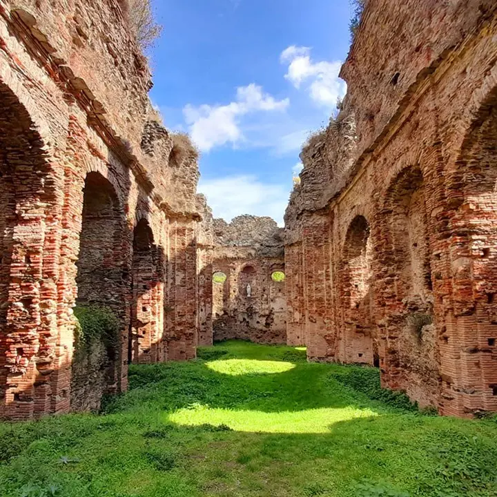Il meraviglioso patrimonio dell’Abbazia di Santa Maria di Corazzo nella Sila Piccola e l’Aghia Sophia Fest