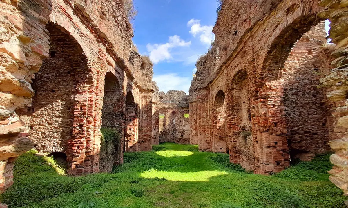 Il meraviglioso patrimonio dell’Abbazia di Santa Maria di Corazzo nella Sila Piccola e l’Aghia Sophia Fest