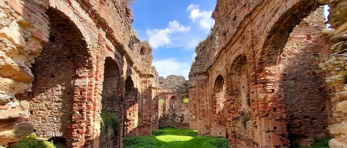 Il meraviglioso patrimonio dell’Abbazia di Santa Maria di Corazzo nella Sila Piccola e l’Aghia Sophia Fest